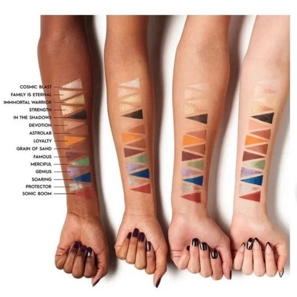 Brand new in box Limited collectors edition Urban Decay Marvel eyeshadow palette - Picture 4 of 9